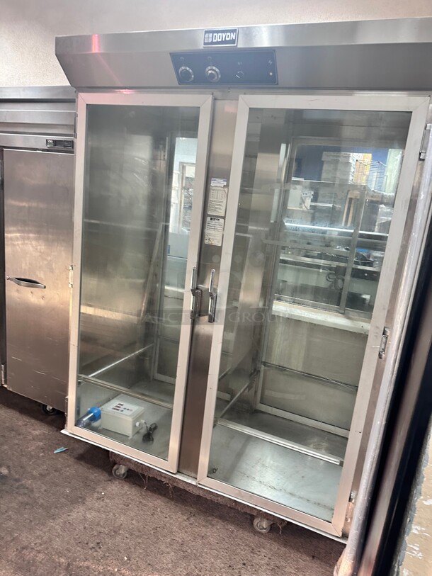 New Scratch and Dent Doyon E236R Roll-In Glass Door Proofer For 2 Single Racks, 2 Sections, 120 208ph/1ph Working - Image 6 of 9