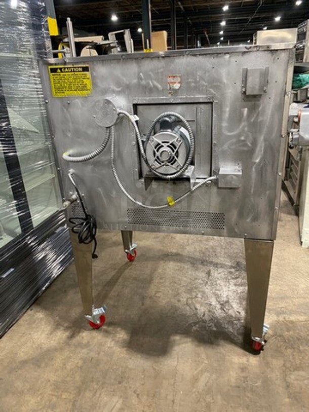 Vulcan Commercial Gas Powered Single Deck Convection Oven! With View Through Doors! Metal Oven Racks! All Stainless Steel! On Casters! Model: VC4GD11D1 SN: 541075607 - Image 3 of 9