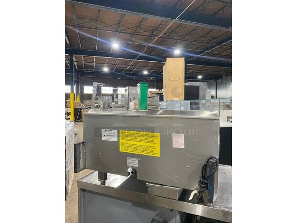NICE! NEW! OUT OF THE BOX! Garland Heavy Duty Commercial Countertop Gas Powered Mirror Shine/Polished Top Flat Griddle! Thermostatic Controlled! 1-Inch-Thick Plate! With Back And Side Splashes! 36" Model: CG-36R  - Image 4 of 10