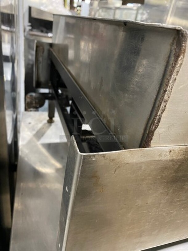 Jade Range Commercial Countertop Natural Gas Powered Flat Top Griddle! With Back And Side Splashes! All Stainless Steel! On Small Legs! - Image 4 of 7