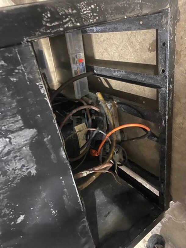 True Commercial Single Door Reach In Cooler Merchandiser! With View Through Door! Poly Coated Racks! Model: GDM26HL SN: 11377445 115V 60HZ 1 Phase - Image 8 of 8