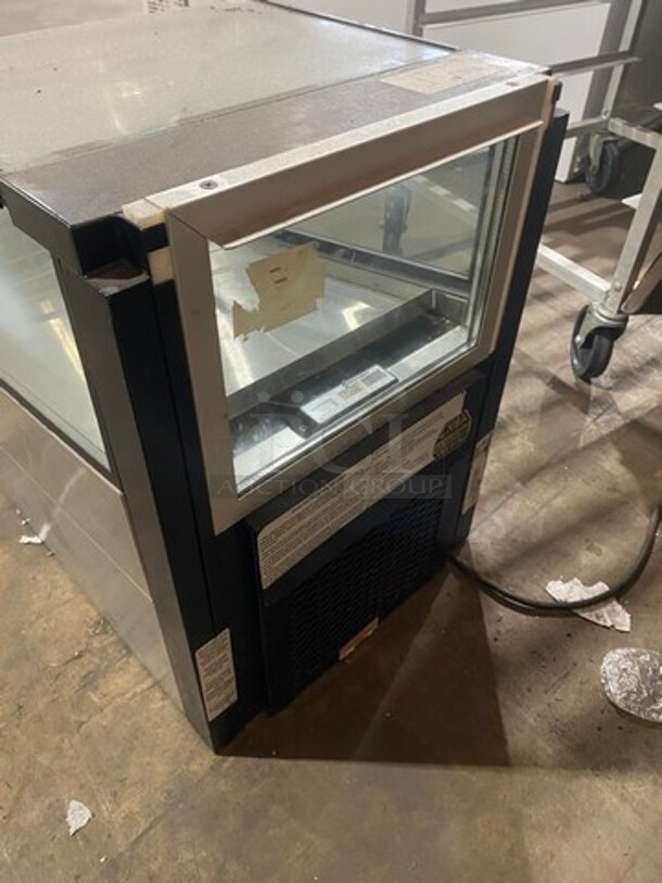 Structural Concepts Commercial Countertop Refrigerated Display Cabinet! Stainless Steel Body! Model: DD17R SN: M52816HZ073635 120V 60HZ 1 Phase - Image 4 of 8