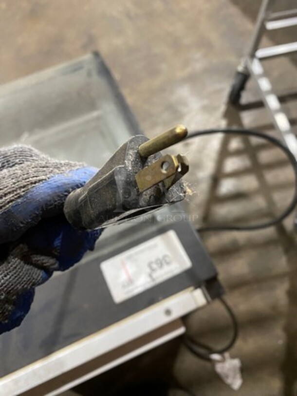 Structural Concepts Commercial Countertop Refrigerated Display Cabinet! Stainless Steel Body! Model: DD17R SN: M52816HZ073635 120V 60HZ 1 Phase - Image 8 of 8