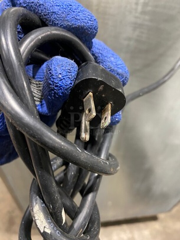 Victory Commercial Single Door Reach In Freezer! All Stainless Steel! On Caster! Model: FS1DS7EW SN: D0746821 115V 60HZ 1 Phase - Image 10 of 10