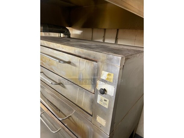 WOW! BAKERS PRIDE Natural Gas Powered Double Deck Y600 6 Pie Pizza Baking Oven! With Stones! Model Y600! On Legs! 2 X Your Bid Makes One Unit! Working When Removed!  - Image 9 of 11