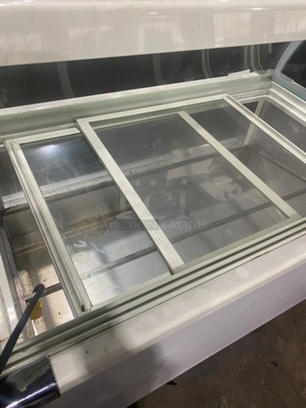 Starfish Commercial Refrigerated Ice Cream Dipping Cabinet/Display Case! Model: SM12 SN: SM217022106 220V - Image 4 of 9