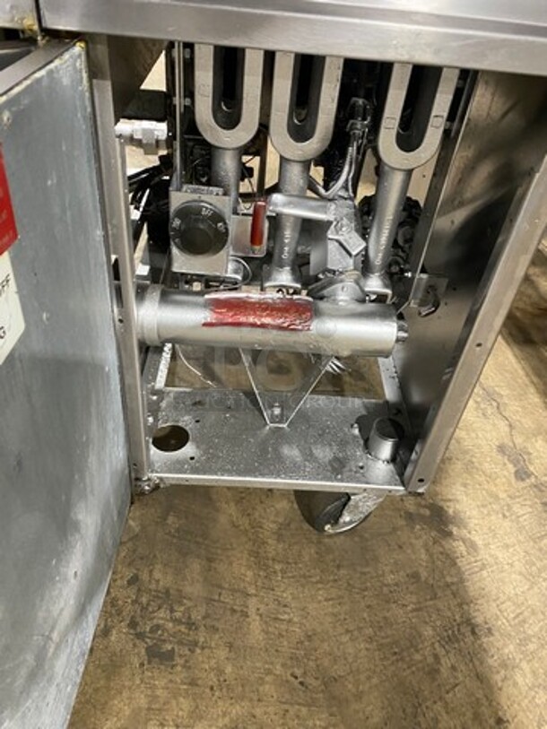 WOW! Vulcan Commercial Natural Gas Powered 3 Bay Deep Fat Fryer! All Stainless Steel! On Casters! Model: 3GR65F SN: 481533671 - Image 8 of 11