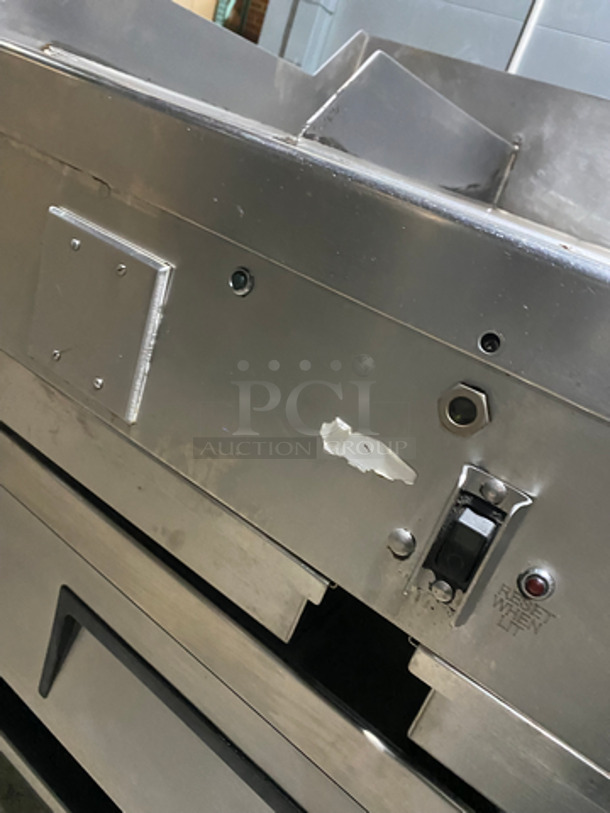 Woodstone Commercial Countertop Natural Gas Powered Flat Griddle! With Split Top! With Back & Side Splashes! All Stainless Steel! - Image 6 of 9
