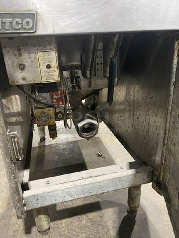 Pitco Natural Gas Powered Deep Fat Fryer! Quick Recovery! Model Sg14 Serial G11FC026436! All Stainless Steel! On Legs! Working When Removed!   - Image 6 of 9