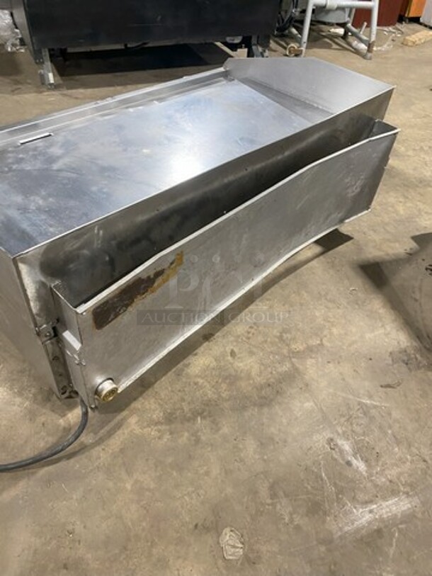 Awesome! Lang Commercial Countertop Natural Gas Powered Mirror Shine Polish Top Flat Top Griddle! With Back And Side Splashes! All Stainless Steel! On Small Legs! MODEL 2448SCNATSH - Image 4 of 10