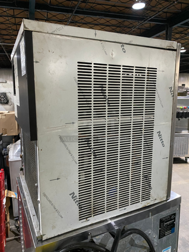 Manitowoc Commercial Ice Maker Head! All Stainless Steel! Model: RNS0608A SN:M 07639602015 115V 60HZ 1 Phase - Image 4 of 6