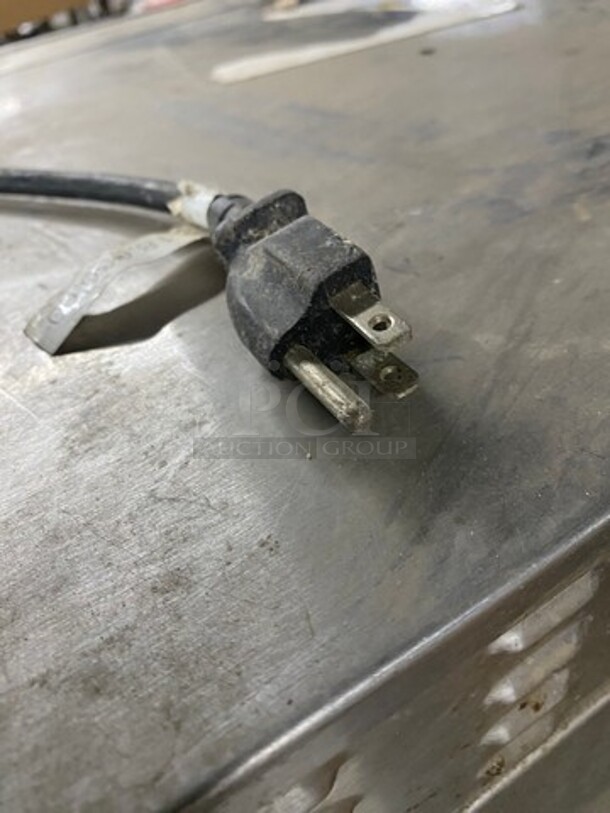 Hatco Commercial Countertop Food Warmer! All Stainless Steel! Model: GRMW3 SN: 3982250726 120V 60HZ 1 Phase - Image 8 of 8