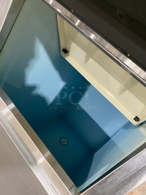 Hoshizaki Commercial Ice Maker Machine! With Commercial Ice Bin! All Stainless Steel! On Legs! Model: KM501MAH SN: R23117L 115/120V 60HZ 1 Phase - Image 5 of 8