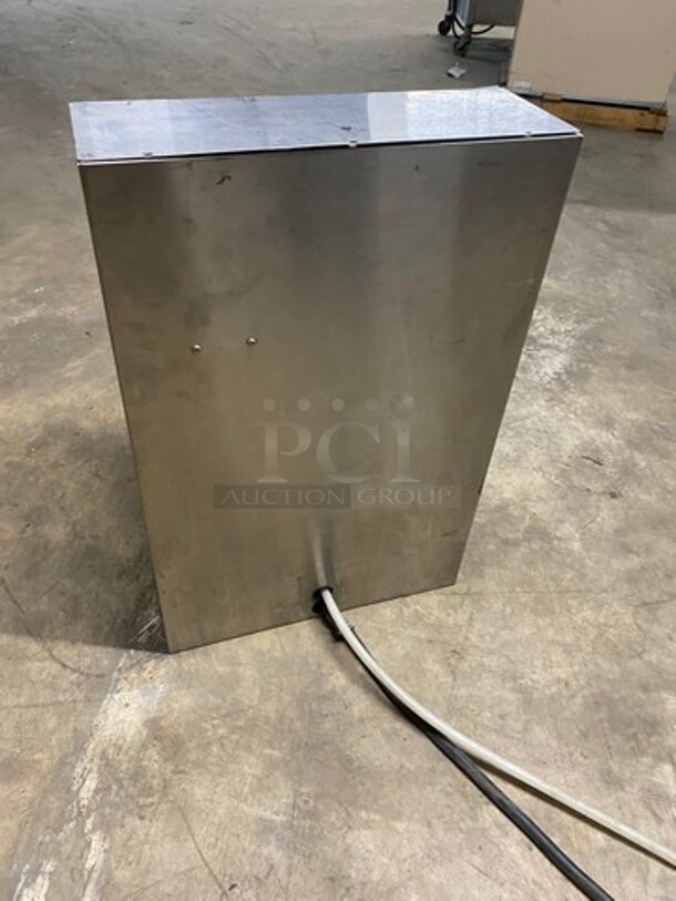 Fetco Commercial Countertop Dual Side Coffee Brewer! All Stainless Steel! Model: CBS52H15 SN: 11353502A 120/208/240V 3 Phase - Image 3 of 9