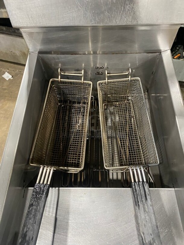 USR Cookline Stainless Steel Commercial Floor Style Deep Fat Fryer w/ 2 Metal Fry Baskets on Legs! - Image 5 of 7