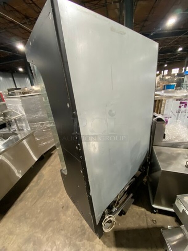Turbo Air Commercial Refrigerated Open Grab-N-Go Case Merchandiser! With View Through Sides! With Front Cover! All Stainless Steel! Model: TOM50B SN: TOM5017X029 120V 60HZ 1 Phase - Image 4 of 7