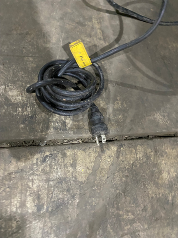 AHT Commercial Refrigerated Open Grab-N-Go Merchandiser! With Metal Shelves! Model: ATC27 SN: 5820766023 115V 60 1 Phase - Image 8 of 8