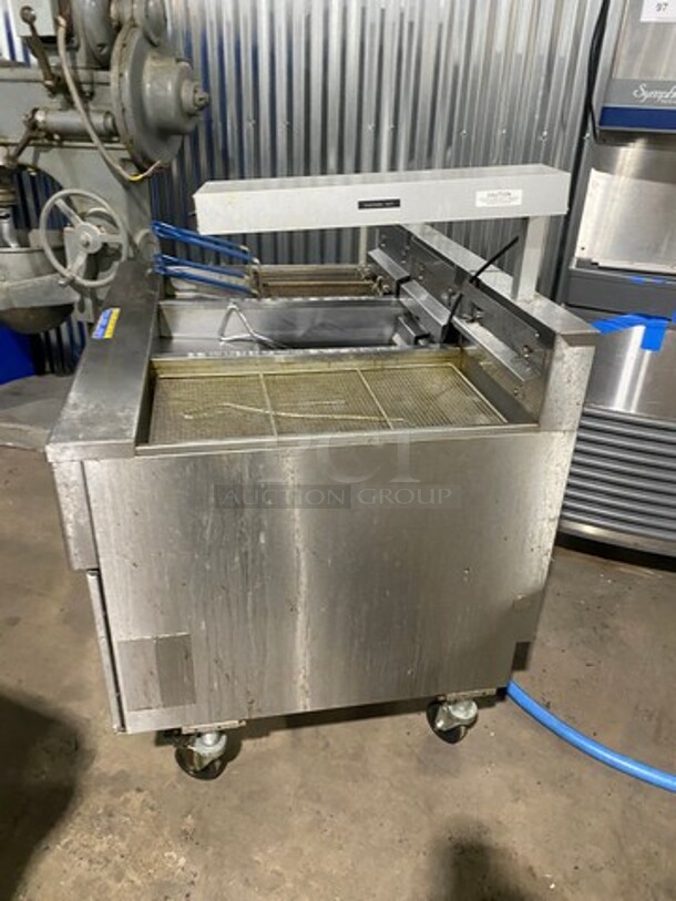Pitco Frialator Commercial Electric Powered 2 Bay Deep Fat Fryer With Dump Station! With Oil Filter System! All Stainless Steel! On Casters! Model: SE14 SN: E10HD036879 208V 60HZ 3 Phase - Image 3 of 11