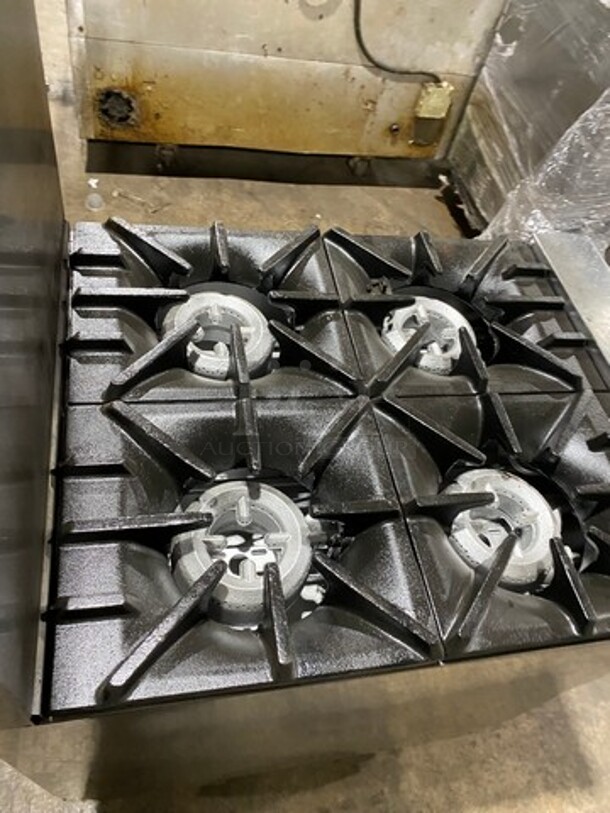 Sunfire Commercial Natural Gas Powered 4 Burner Stove! With Raised Back Splash! With Oven Underneath! All Stainless Steel! On Casters! - Image 5 of 9