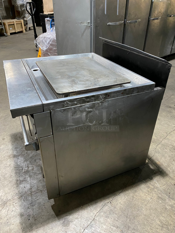 Nice! Jade Range Natural Gas Powered Plancha Flat Grill! With  Full Size Convection Oven Underneath! Metal Oven Racks! All Stainless Steel! - Image 4 of 10