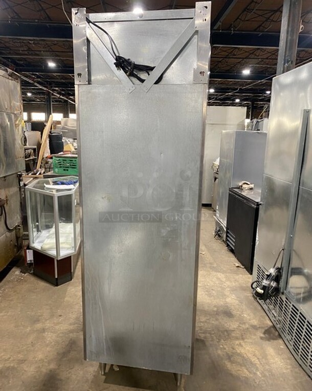 Victory Commercial Single Door Reach In Cooler! All Stainless Steel! On Legs! MODEL RS1DS7 SN: E0975722 115V 1PH - Image 2 of 9