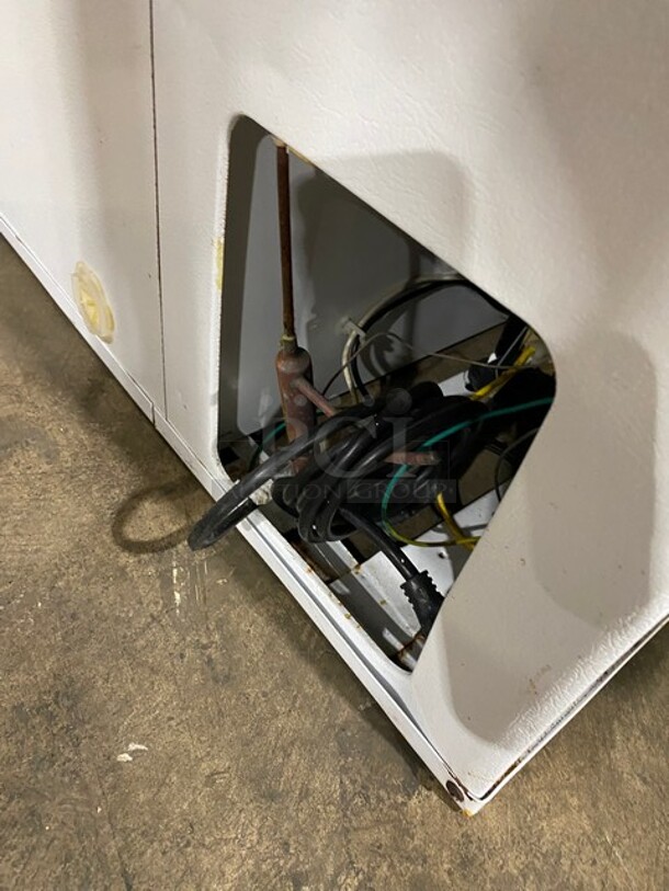 Kenmore Commercial Chest Freezer! MODEL 25314502102 SN: WB52916577 115 Volts! - Image 7 of 7