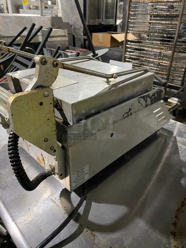 Star Pro Max Commercial Countertop Panini/Sandwich Grill! With Flat Press! All Stainless Steel! Model: GR14 SN: GS140708A0135 120V - Image 4 of 12