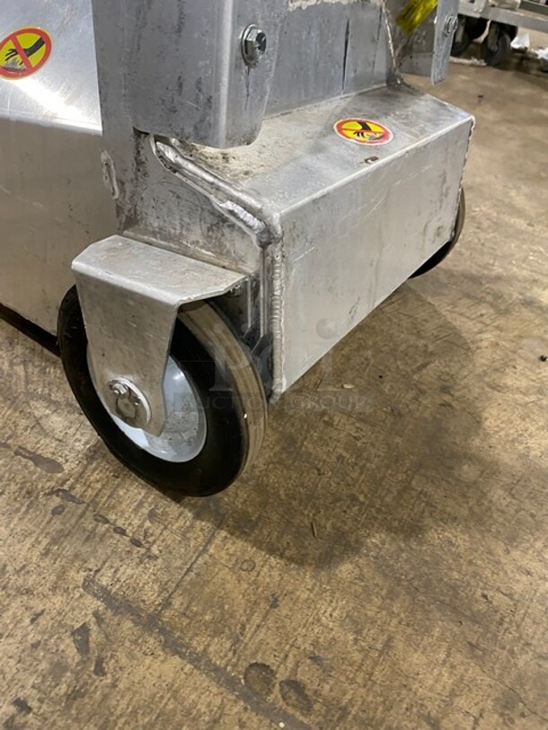 WOW! Shortening Shuttle Commercial Stainless Steel Waste Oil Transport Container! With Pump! On Casters! - Image 9 of 9