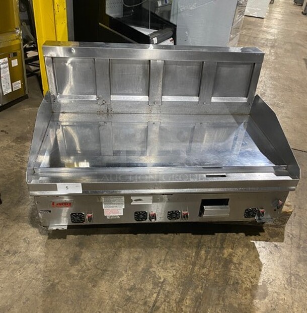 Lang Commercial Countertop Natural Gas Powered Mirror Shine Flat Top Griddle! With Thermostatic Controls! Built In Hood! With Back And Side Splashes! All Stainless Steel! On Legs! MODEL 248SCHENSH SN:GT2480218A2013 - Image 1 of 8