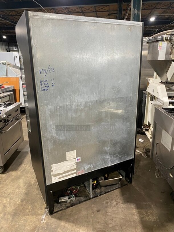 Amazing! FEDERAL Refrigerated Open Grab-N-Go Display Case Merchandiser! Model RSSM478SC-3 Serial 09090356630! 120/208/230V 1 Phase! - Image 4 of 7
