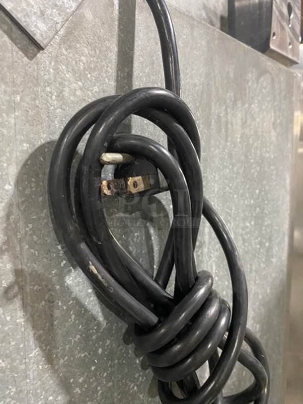 Victory Commercial Single Door Reach In Freezer! All Stainless Steel! Model: FS1DS7EW 115V 1 Phase! On Legs! 115V 1PH - Image 9 of 9