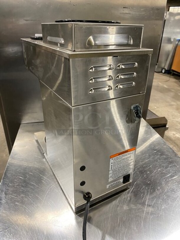 Bunn Commercial Countertop Coffee Maker! With 2 Coffee Pot Warmers! All Stainless Steel! Model: VP172 SN: VP17024348 120V 60HZ 1 Phase - Image 4 of 8
