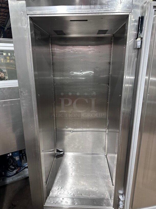 Victory Commercial Single Door Reach In Freezer! All Stainless Steel! Working When Removed! Model: FS1DS7EW SN: M0521533! 115V 1 Phase! On Legs! - Image 4 of 8