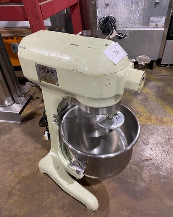 Hobart Commercial 20Qt Mixer! MODEL A200 SN:1681658115V 1PH - Image 2 of 6