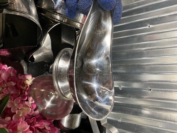 ALL ONE MONEY! Assorted Serving Trays! Flowers & Vase! - Image 4 of 6