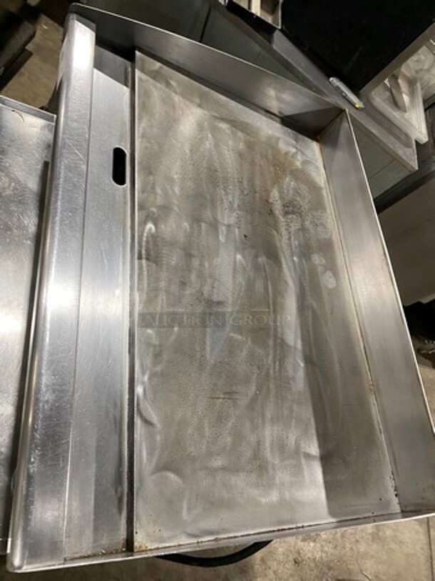Star Max Commercial Countertop Electric Powered Flat Top Griddle! With Back And Side Splashes! All Stainless Steel! On Small Legs! - Image 5 of 7