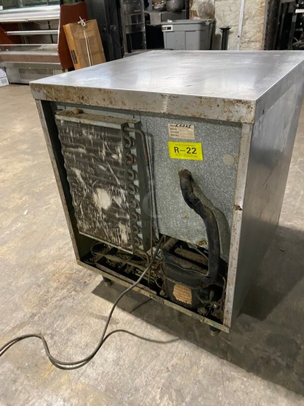 Delfield Commercial Single Door Refrigerated Lowboy! All Stainless Steel! With Poly Coated Racks! On Legs! 115V! Model: 406 SN: 251416-T! - Image 4 of 7
