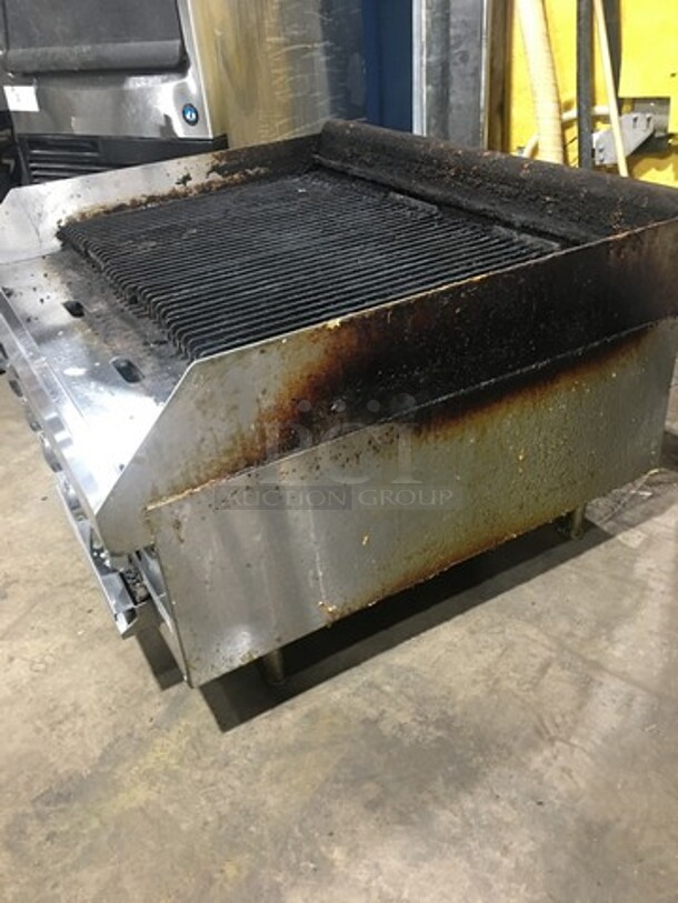 LATE MODEL! 2018 Southbend Commercial Countertop Natural Gas Powered Char Broiler Grill! With Back And Side Splashes! All Stainless Steel! On Small Legs! WORKING WHEN REMOVED! Model: HDC36 SN: 18H93627 - Image 3 of 12