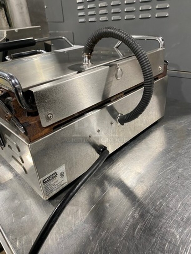 Waring Commercial Countertop Panini/Sandwich Supremo Grill! All Stainless Steel! Press With Ribbed Surface! Model: WPG250 120V - Image 4 of 8