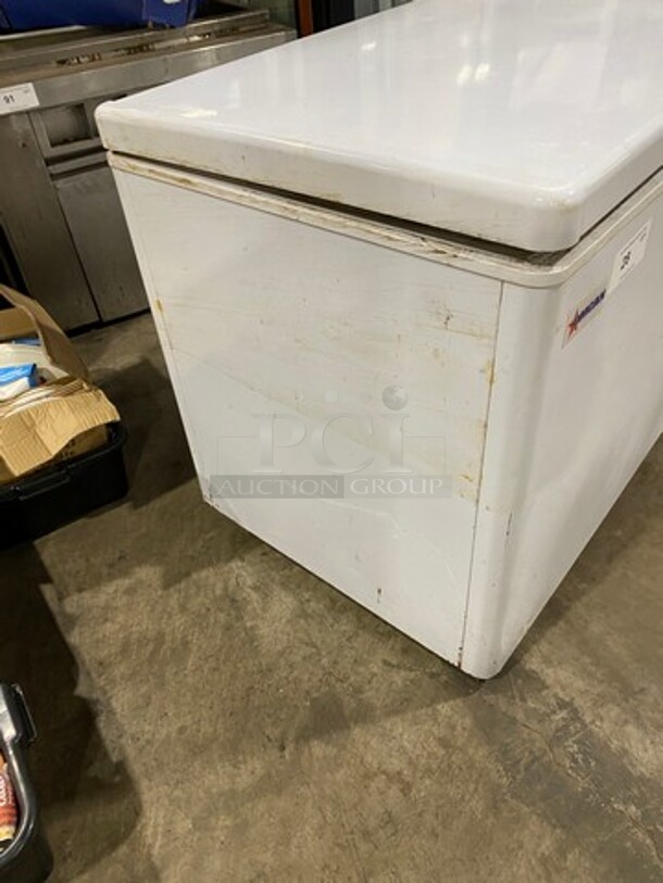 Omcan Commercial Reach Down Chest Freezer/ Cooler! With Hinged Top Lid! Model: BD412 110V - Image 3 of 8