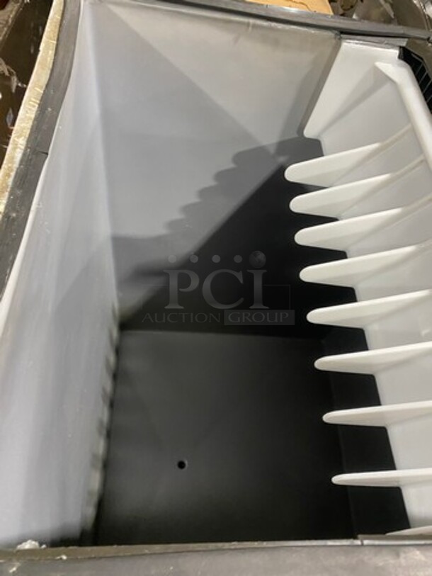 Manitowoc Commercial Ice Bin! All Stainless Steel! On Legs! ICE BIN ONLY! Model: B570 SN: 1120332810 - Image 5 of 7