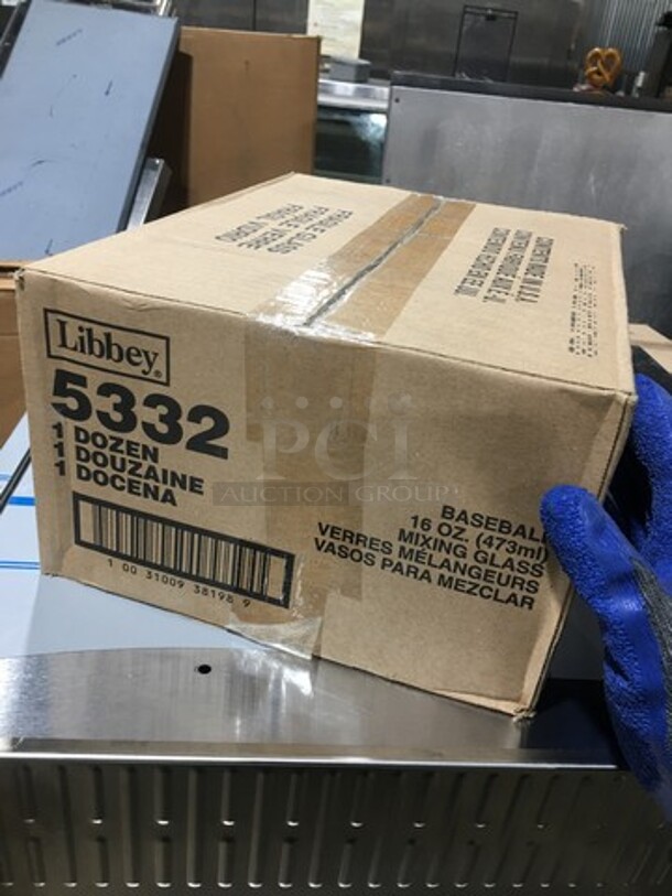 NEW! IN THE BOX! Libbey 16 OZ Baseball Mixing Glasses! - Image 2 of 7