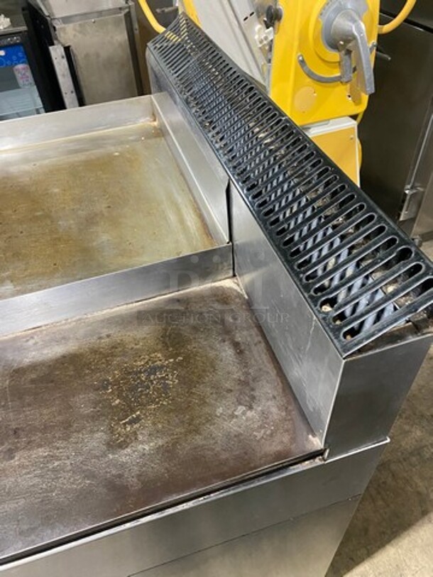 NICE! Garland Commercial Electric Powered Flat Griddle With Right Side Hot Plate! Griddle Has Side Splashes! With Back Splash! With Oven Underneath! All Stainless Steel! On Legs! WORKING WHEN REMOVED! Model: S6861R24L SN: 0009RE087R 208V 60HZ 3 Phase - Image 12 of 12