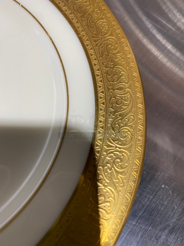 BEAUTIFUL! ELEGANT! BRAND NEW! NEVER USED! Lenox 12 Piece 6" Salad Plates! Ivory With 24K Gold Trim Dinnerware Collection! Includes Protective Material Carrier! 12x Your Bid! - Image 4 of 6