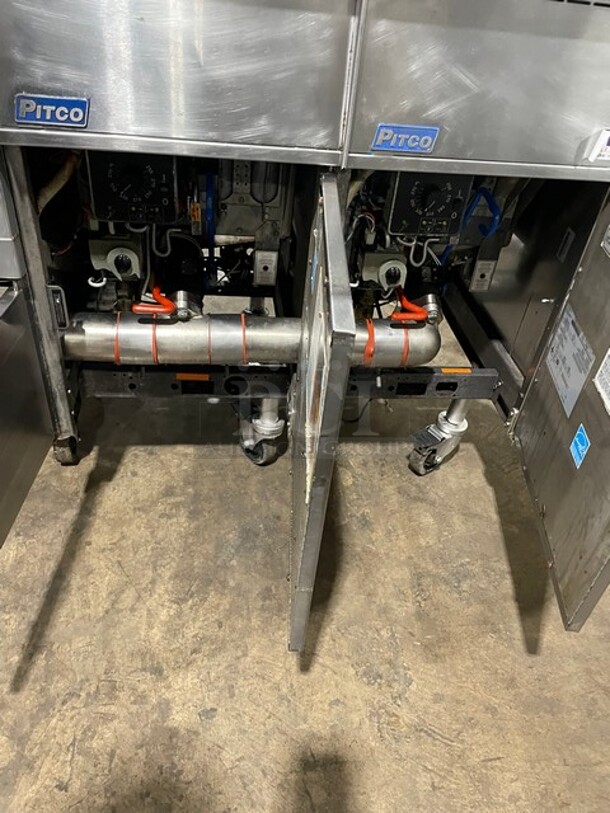 WOW! Pitco 4 Bay Natural Gas Powered Commercial Deep Fat Fryer With Dump Station! With Oil Filter System! MODEL: SGH50 SN: G11BD005235 115V! Working When Removed!
 - Image 10 of 12