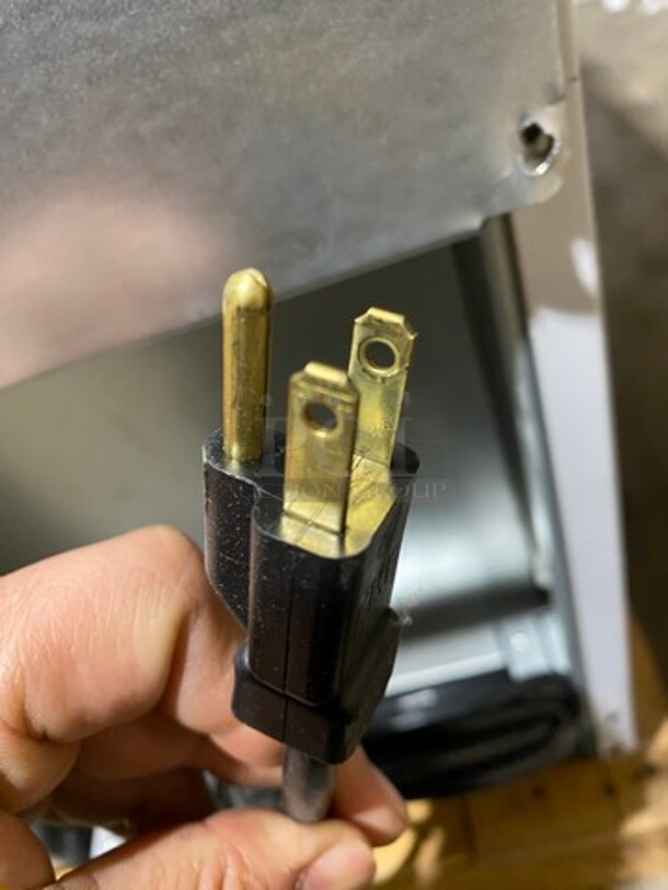 WOW! SCRATCH-N-DENT! Micro Matic Commercial 2 Door Bar Back Cooler! With Poly Coated Racks! All Stainless Steel! Model: MBB68SE 115V 60HZ 1 Phase - Image 9 of 10