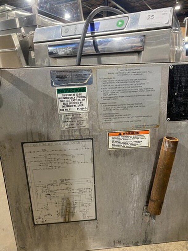 Vulcan Commercial Natural Gas Powered Deep Fat Fryer! With 2 Metal Frying Baskets! All Stainless Steel! On Casters! - Image 4 of 6