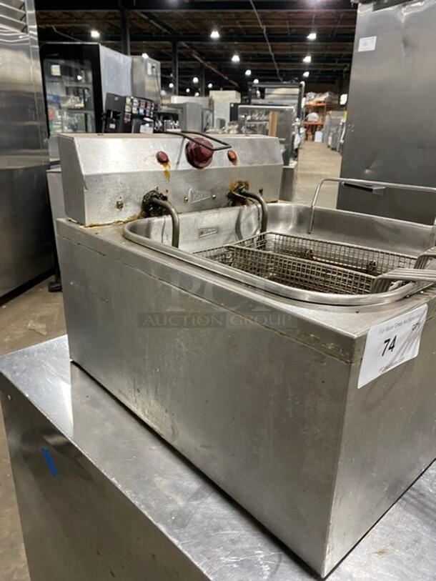 Cecilware Countertop Electric Powered Deep Fat Fryer! With Backsplash! All Stainless Steel! With Frying Baskets! - Image 2 of 7