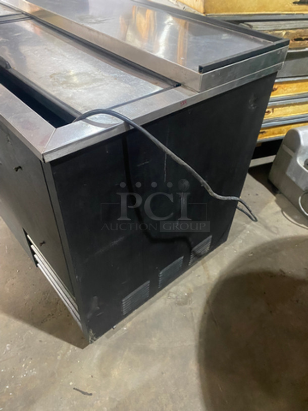 True Commercial 2 Door Beer Bottle Cooler! With Stainless Steel Top! Model: TD6524 SN: 4660160 115V 60HZ 1 Phase - Image 4 of 8