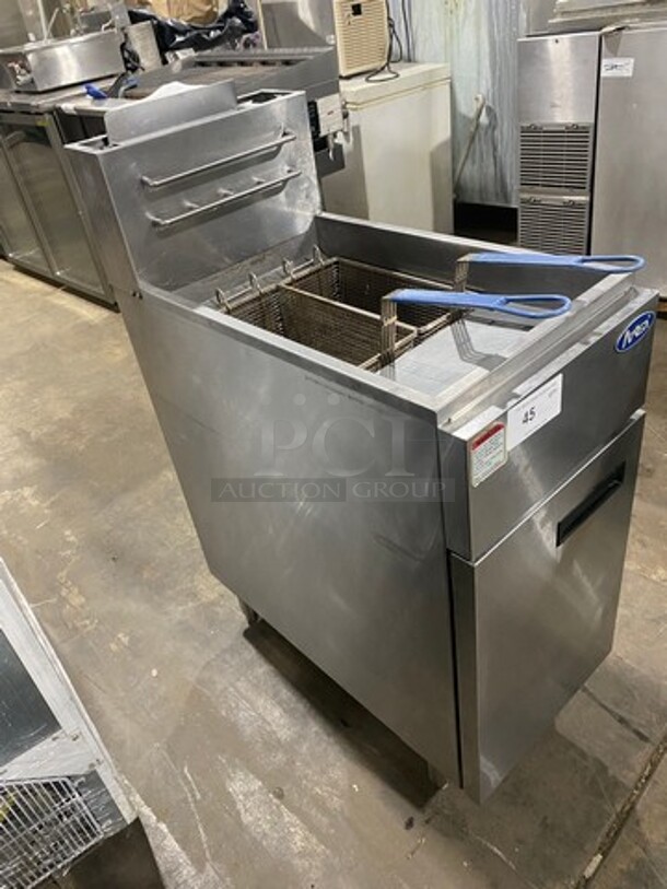 Atosa Commercial Natural Gas Powered Deep Fat Fryer! With 2 Metal Frying Baskets! All Stainless Steel! On Legs! - Image 2 of 9